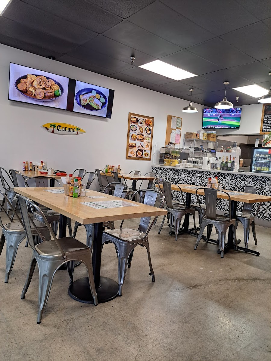 Q’Bole Baja Tacos & Mariscos